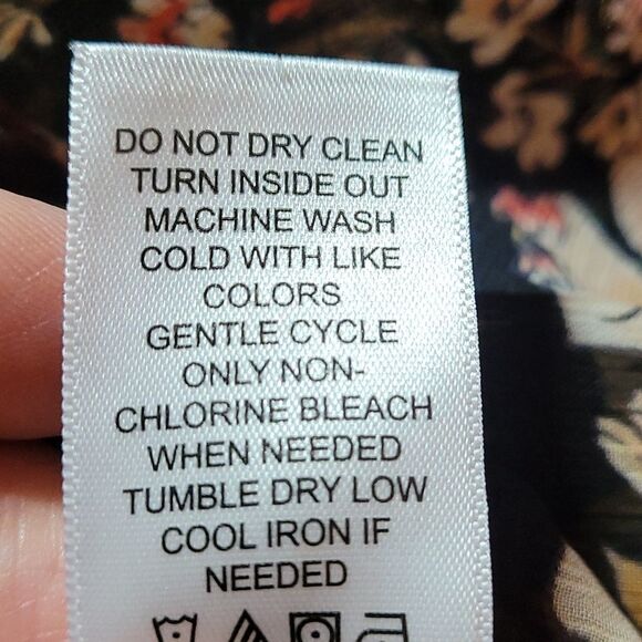 Black floral smocked‎ Neck long sleeve Blouse - Picture 9 of 10